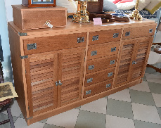 Artigianal furniture and proposals Offers furniture - chairs - armchairsairs on display serving 7 drawers