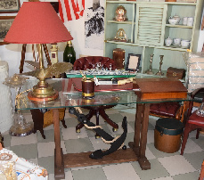 Artigianal furniture and proposals Offers furniture - chairs - armchairsairs on display Table with anchor