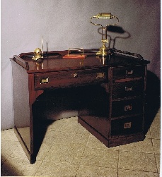 Artigianal furniture and proposals Desk Desk 5 drawers
