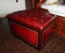 Sofas, chairs and armchairs Pelt or cloth sofa Trunk skin