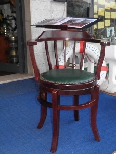 Sofas, chairs and armchairs Pelt or straw chair swivel chair