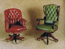 Divani sedie e poltrone Poltrone in pelle Poltrone in pelle e legno