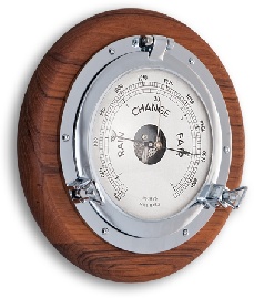 Items and Nautical instruments Clocks and barometers Clock + barometer average